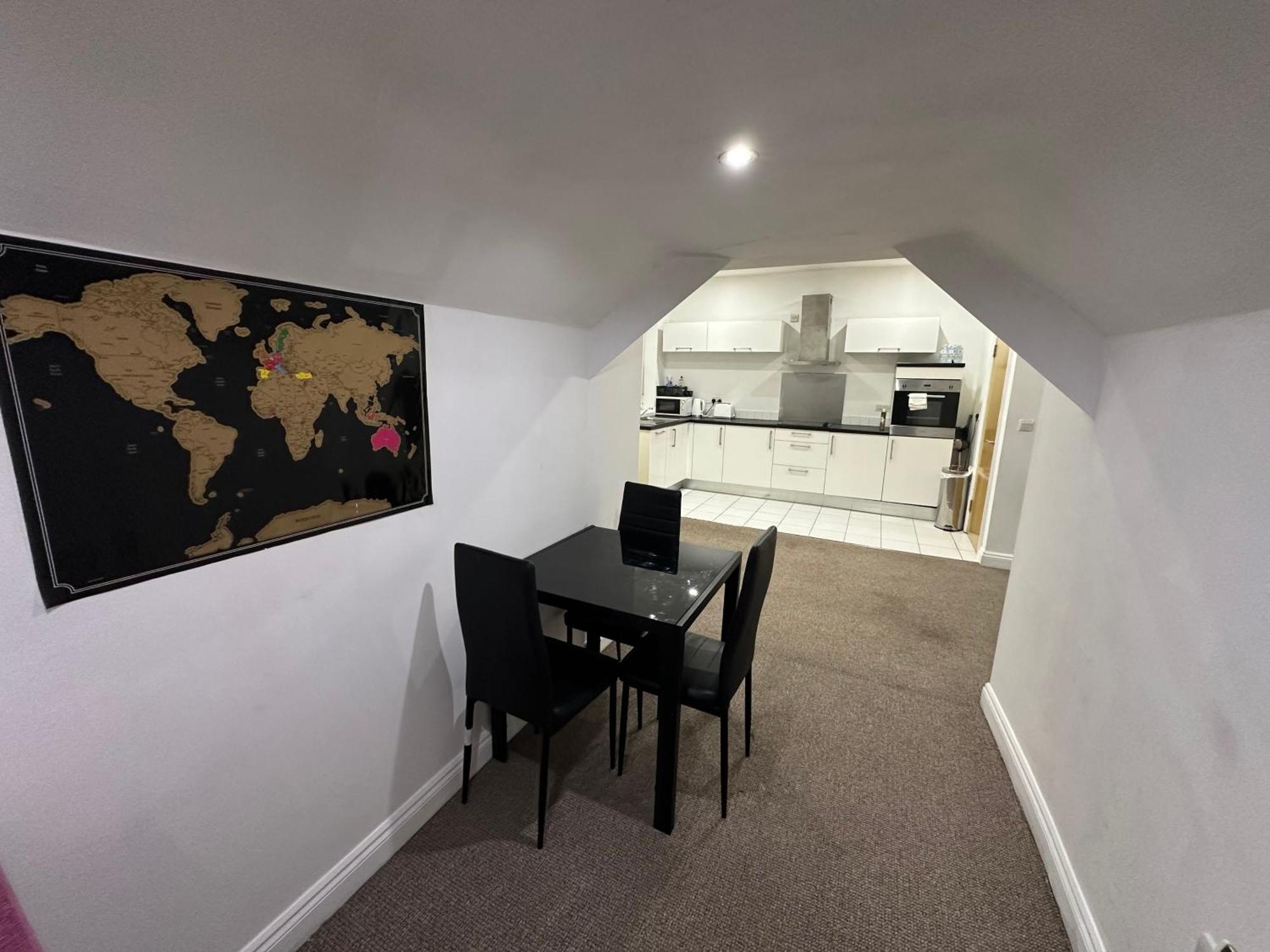 Stunning Center - Sleeps 4 - Free Parking, Netflix, Prime, *
